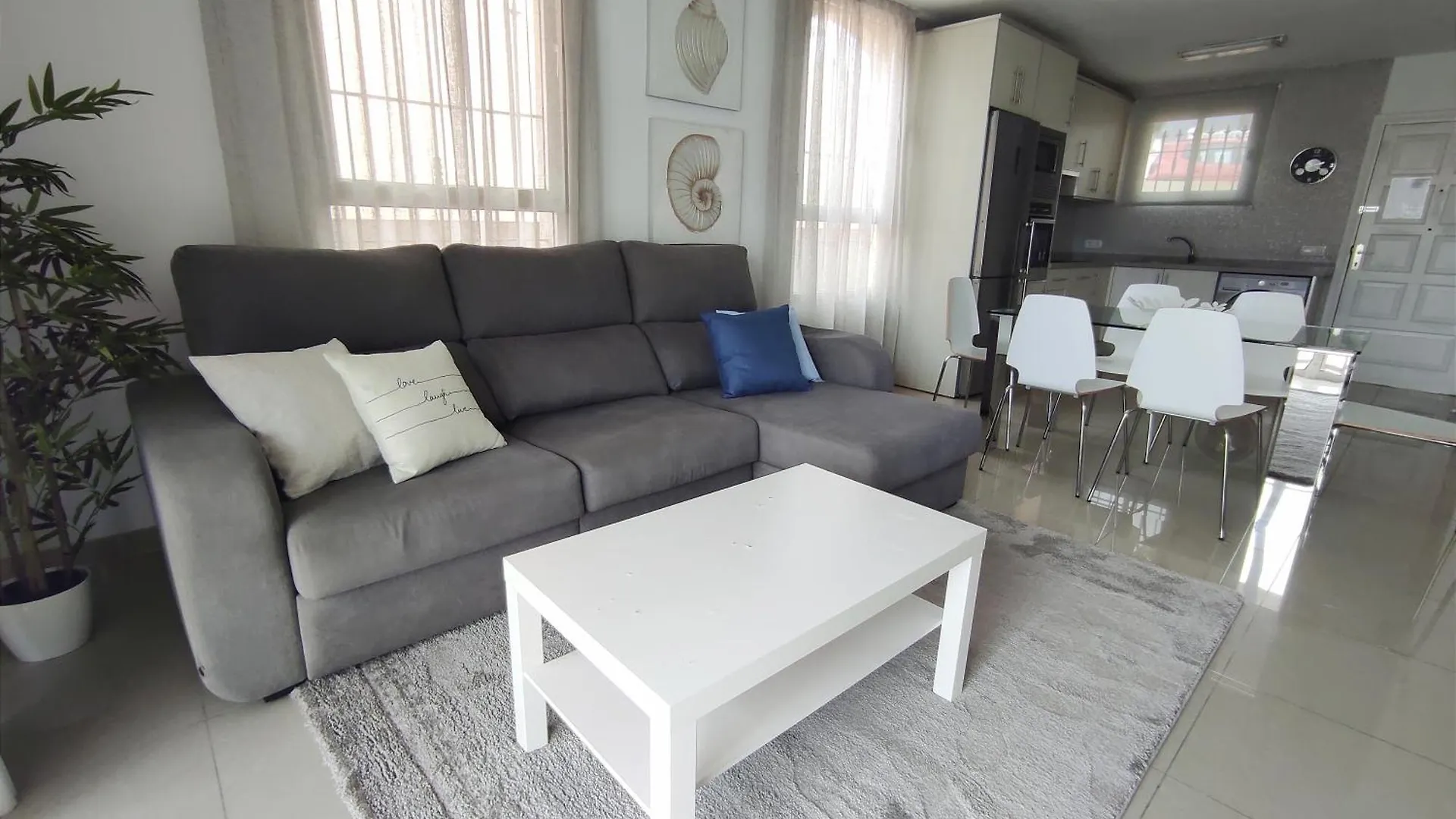 Villa Duplex C9 Con Piscina Privada Callao Salvaje